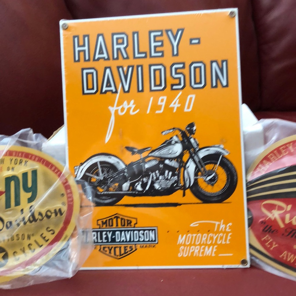 3- Harley Davidson Signs vanity